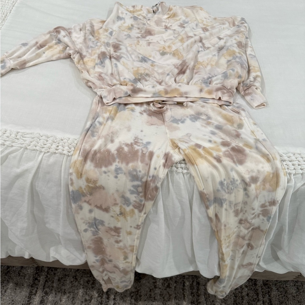 Young Fabulous & Broke Cream Tie-Dye Top and bottom